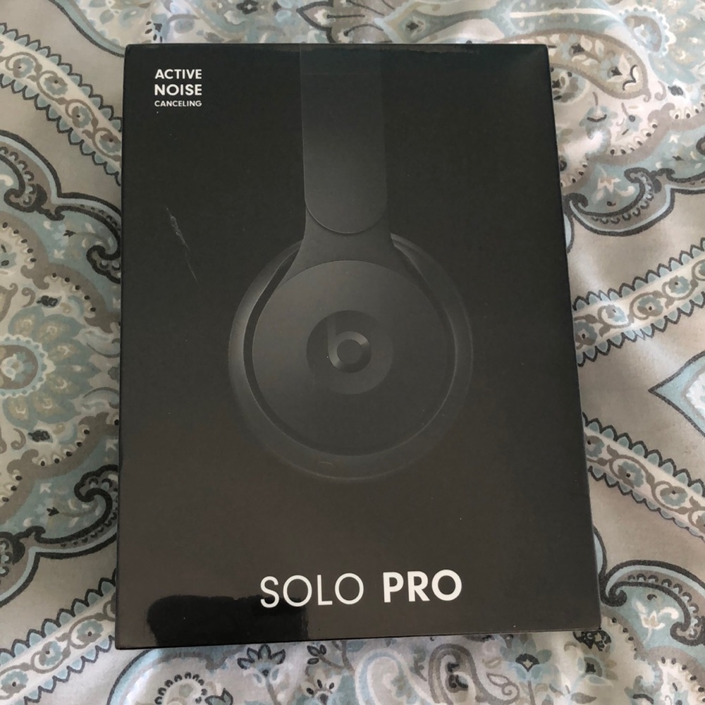 beats solo pro wireless headphones